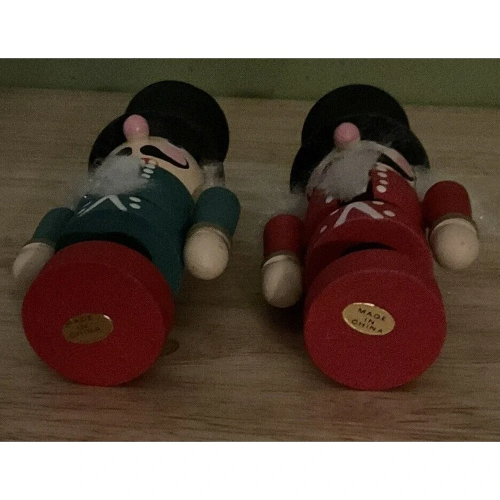Set Of 2 Wooden‎ Nutcrackers 5.25' Tall